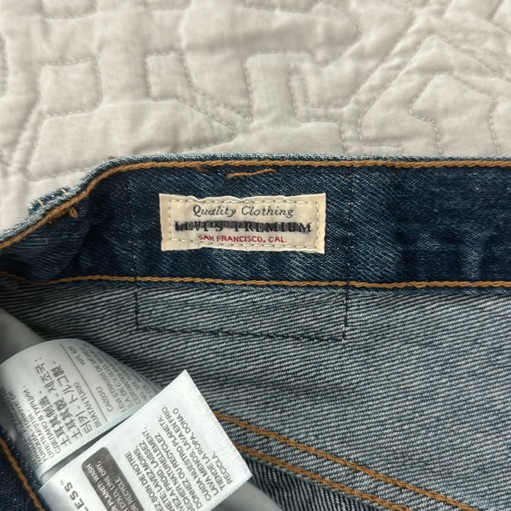 Levi’s 501 Shorts NWT - Picture 2 of 6